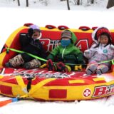 東山公園の雪の広場